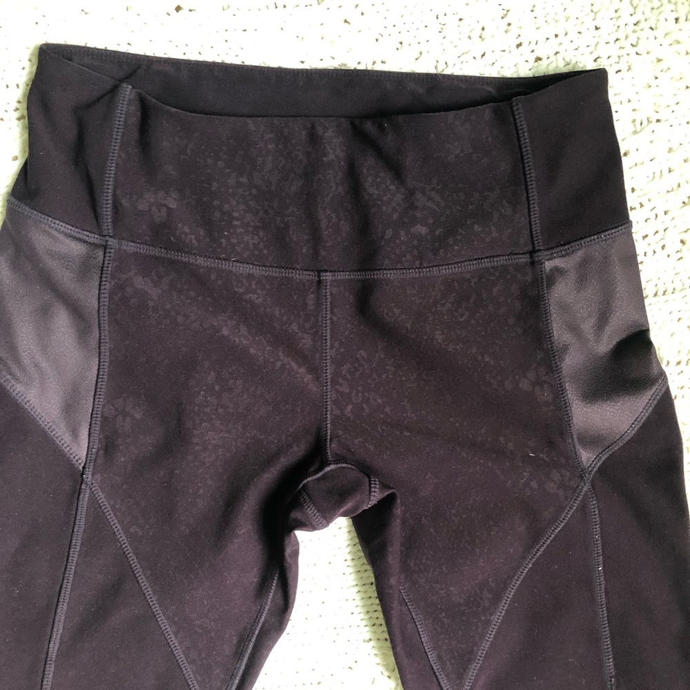 Strong Purple Maroon Patterned Athletic Leggings
